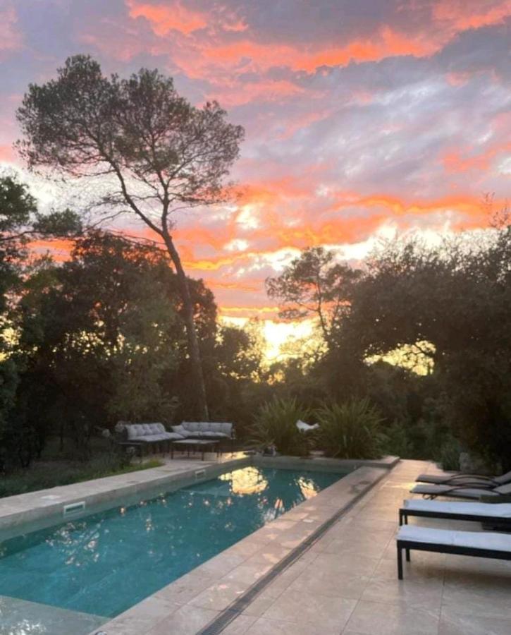 La Villa Kalliste Vacquières Екстериор снимка